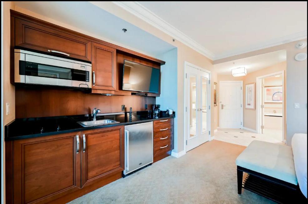 Signature Mgm Suite With Strip And Sphere View Las Vegas Exterior photo